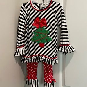 Adorable brand new size 6 Christmas outfit